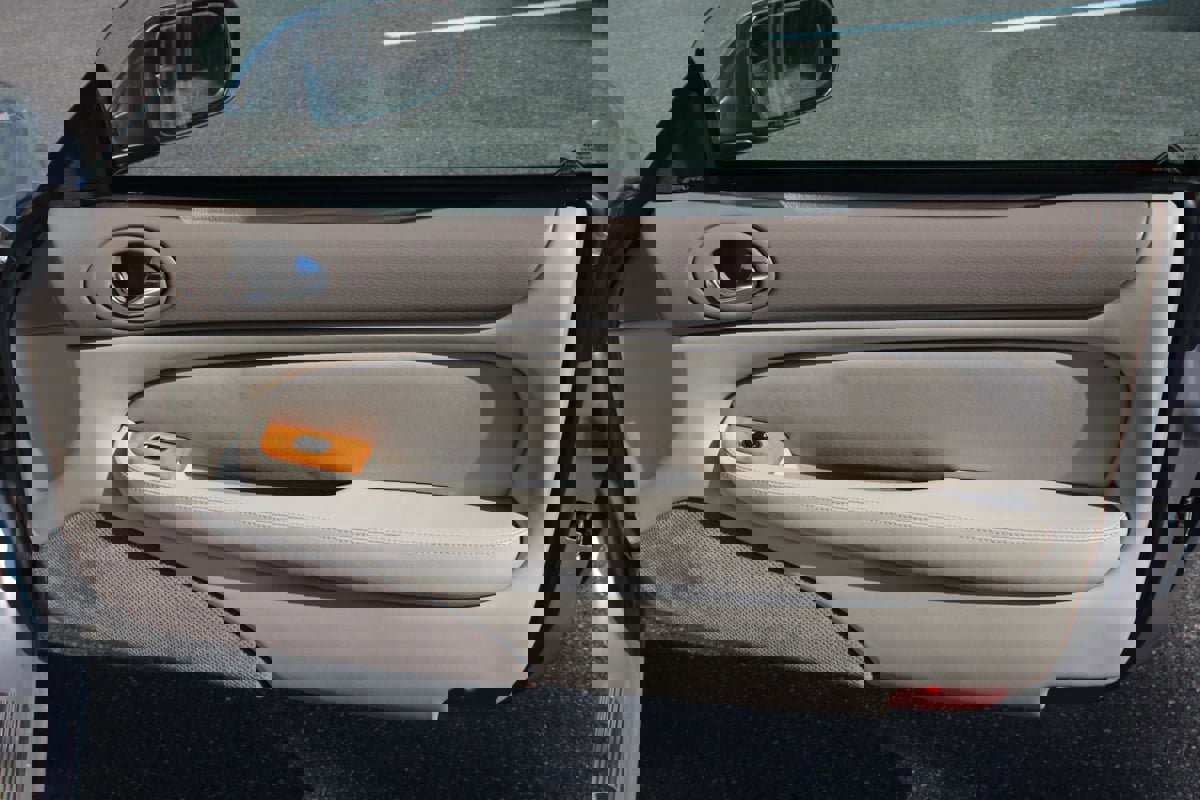 Used 2000 Jaguar XK8 image 30