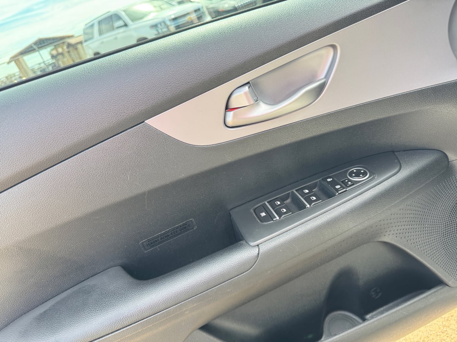 Used 2024 Kia Forte LXS FWD image 11