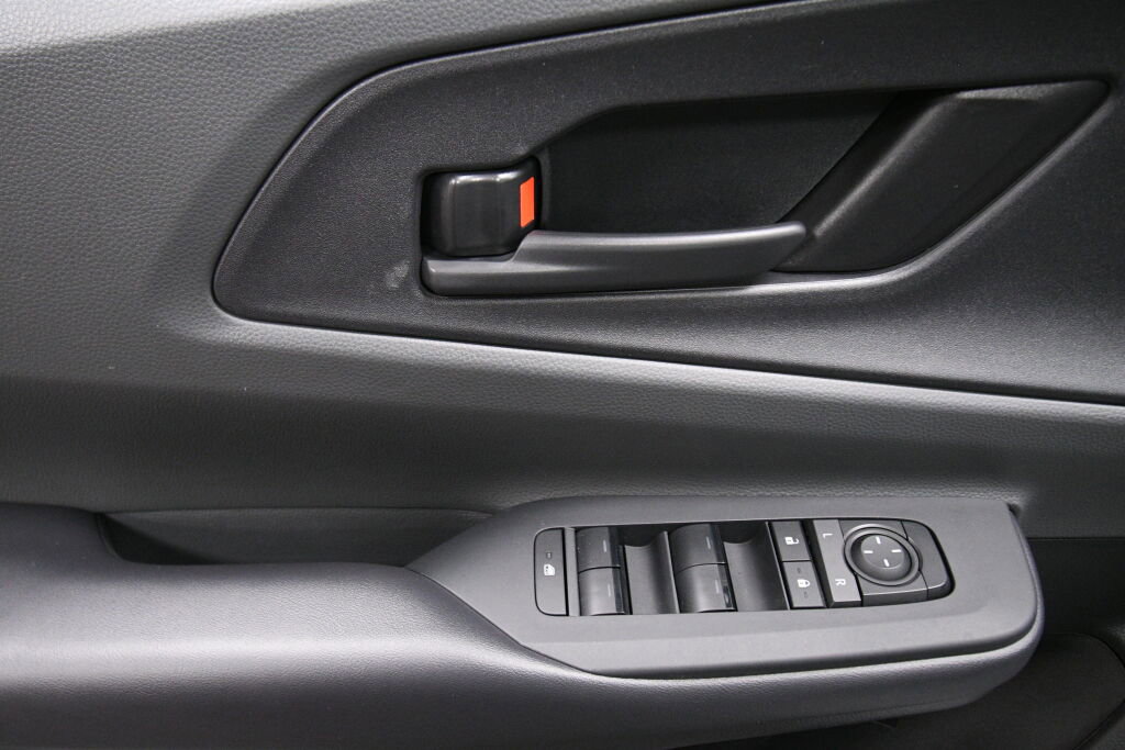 Used 2024 Toyota Prius LE image 11