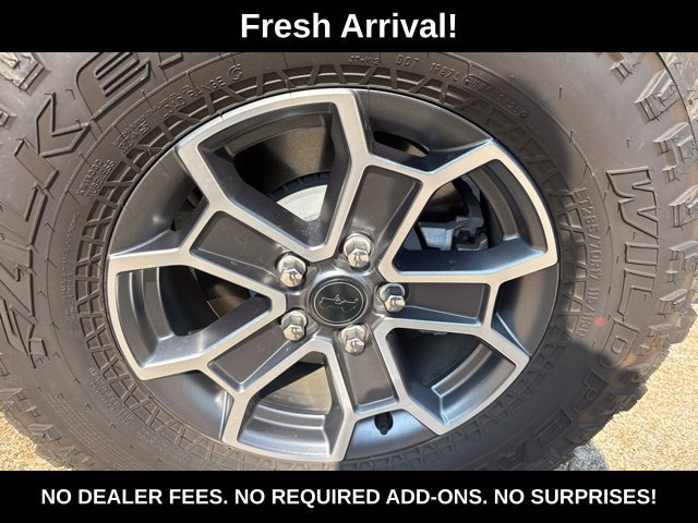 Used 2025 Jeep Gladiator Mojave AWD/4WD image 14