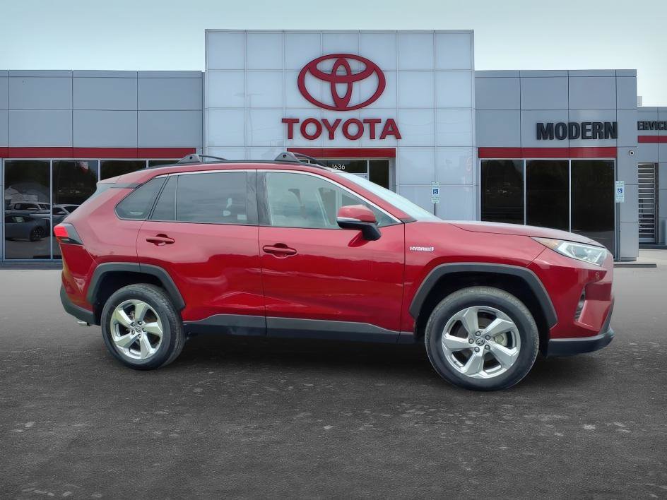 Used 2021 Toyota RAV4 XLE Premium AWD/4WD image 9