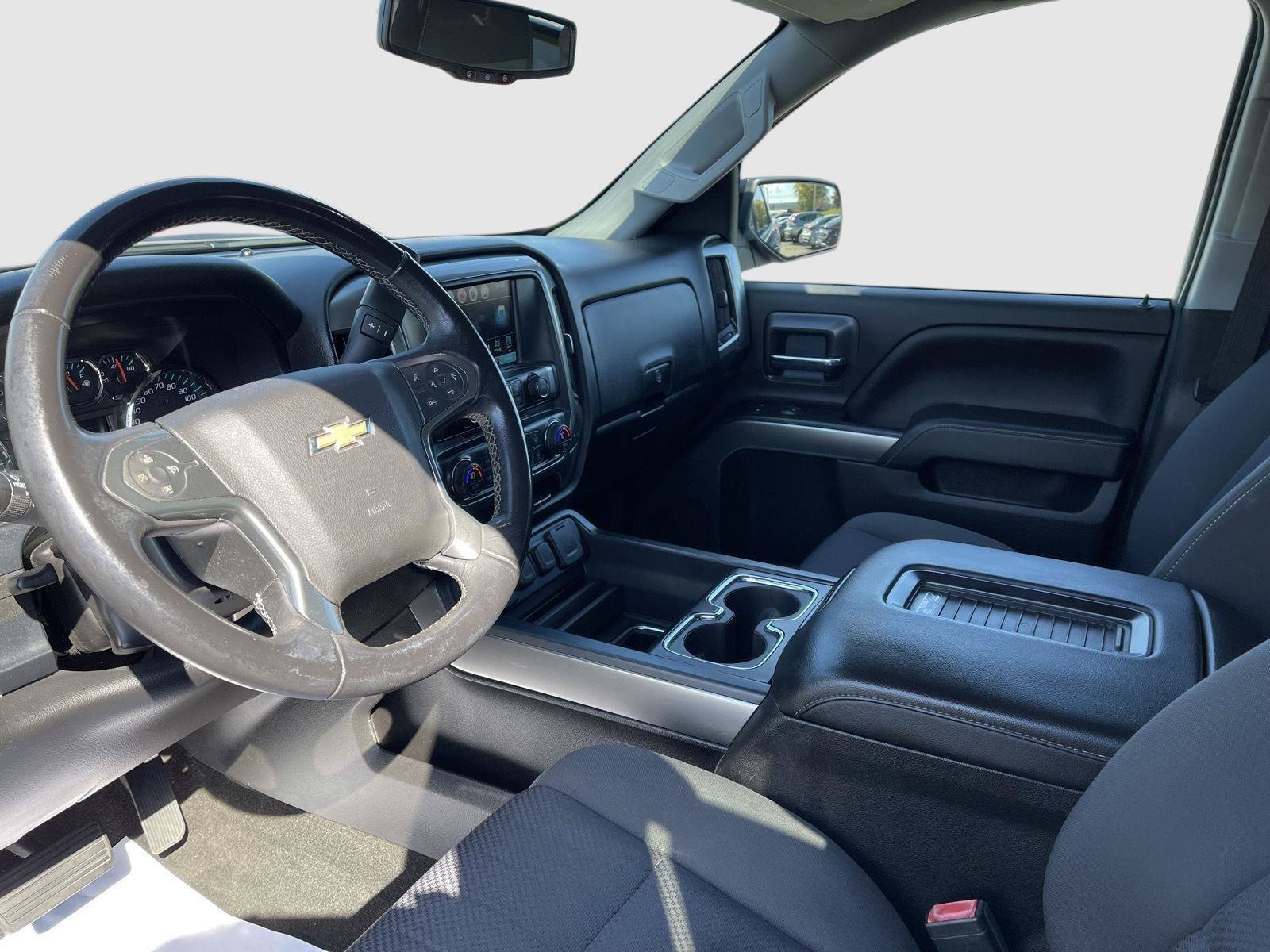 Used 2018 Chevrolet Silverado 1500 LT w/ All Star Edition AWD/4WD image 4