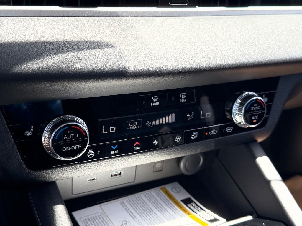 New 2026 Nissan Rogue Platinum AWD/4WD image 16