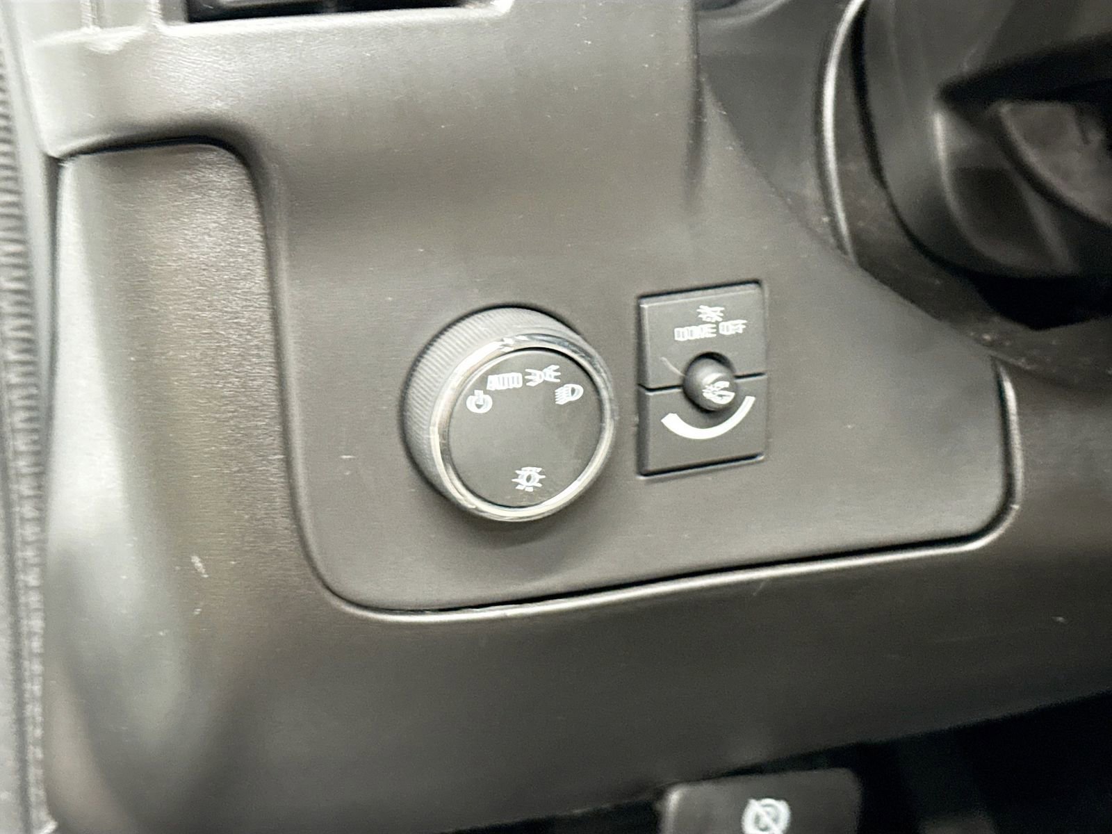 Used 2025 Chevrolet Express 3500 LT w/ LT Preferred Equipment Group RWD image 13