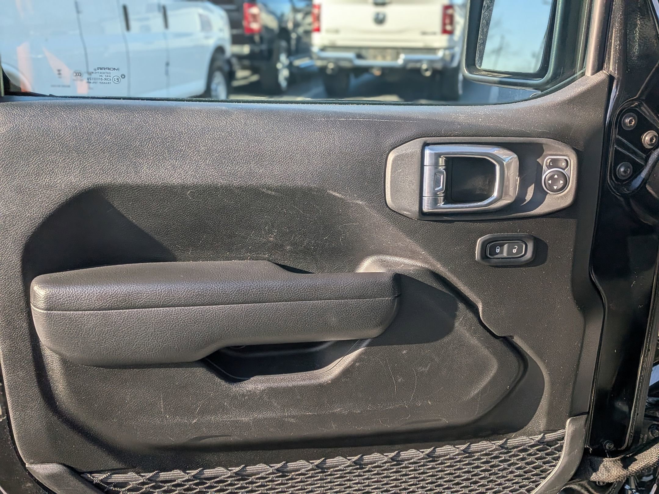 Used 2024 Jeep Wrangler Unlimited Rubicon image 14