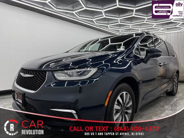 Used 2021 Chrysler Pacifica Touring-L image 3