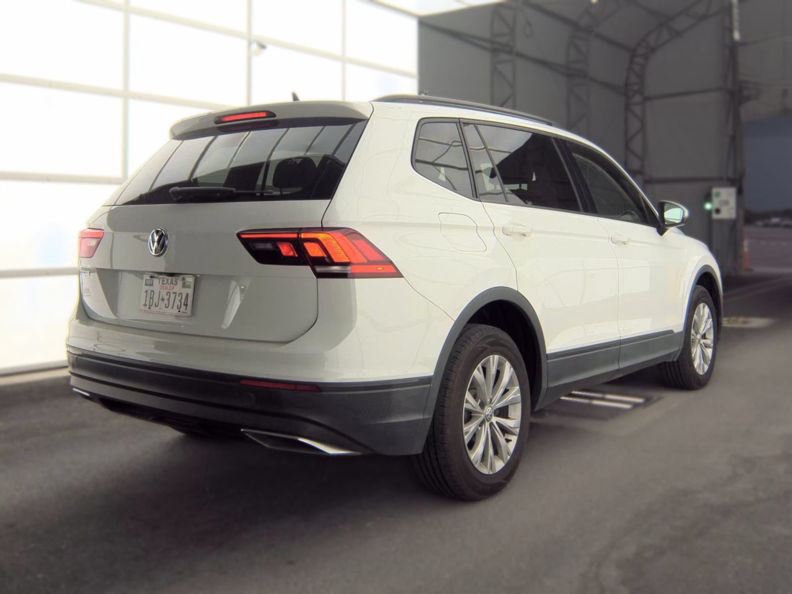 Used 2020 Volkswagen Tiguan S FWD image 4