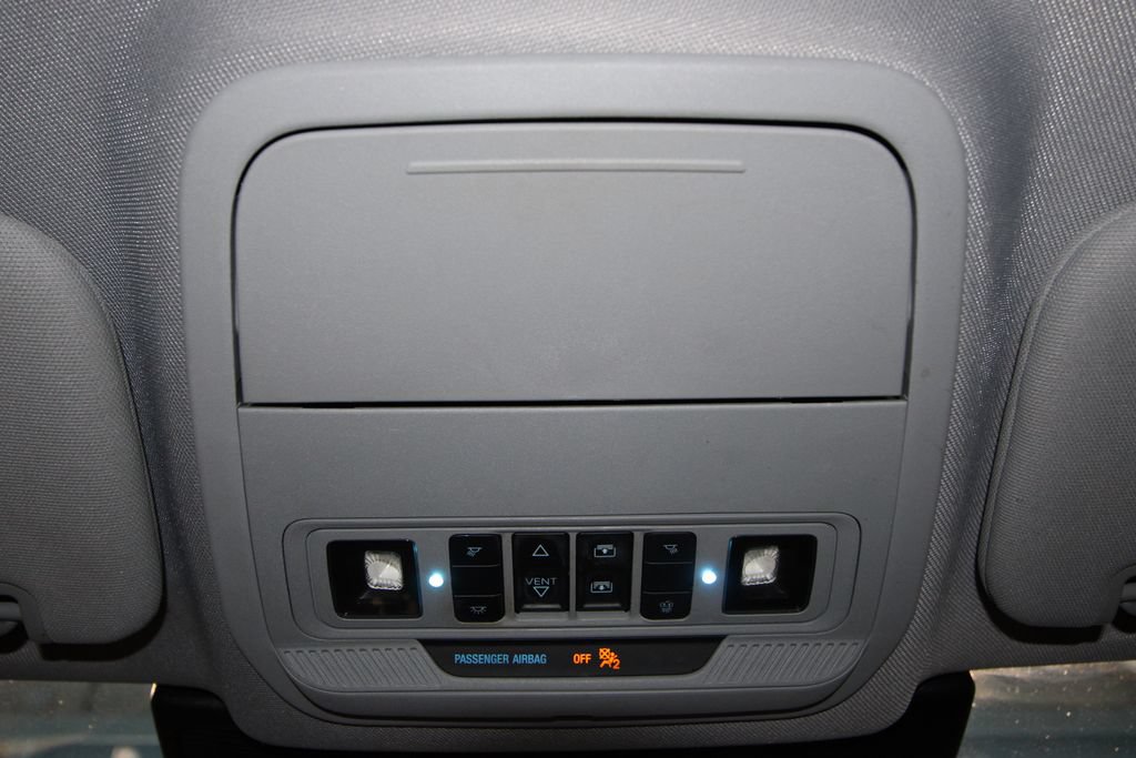 Used 2021 Ford Explorer XLT w/ Equipment Group 202A AWD/4WD image 18