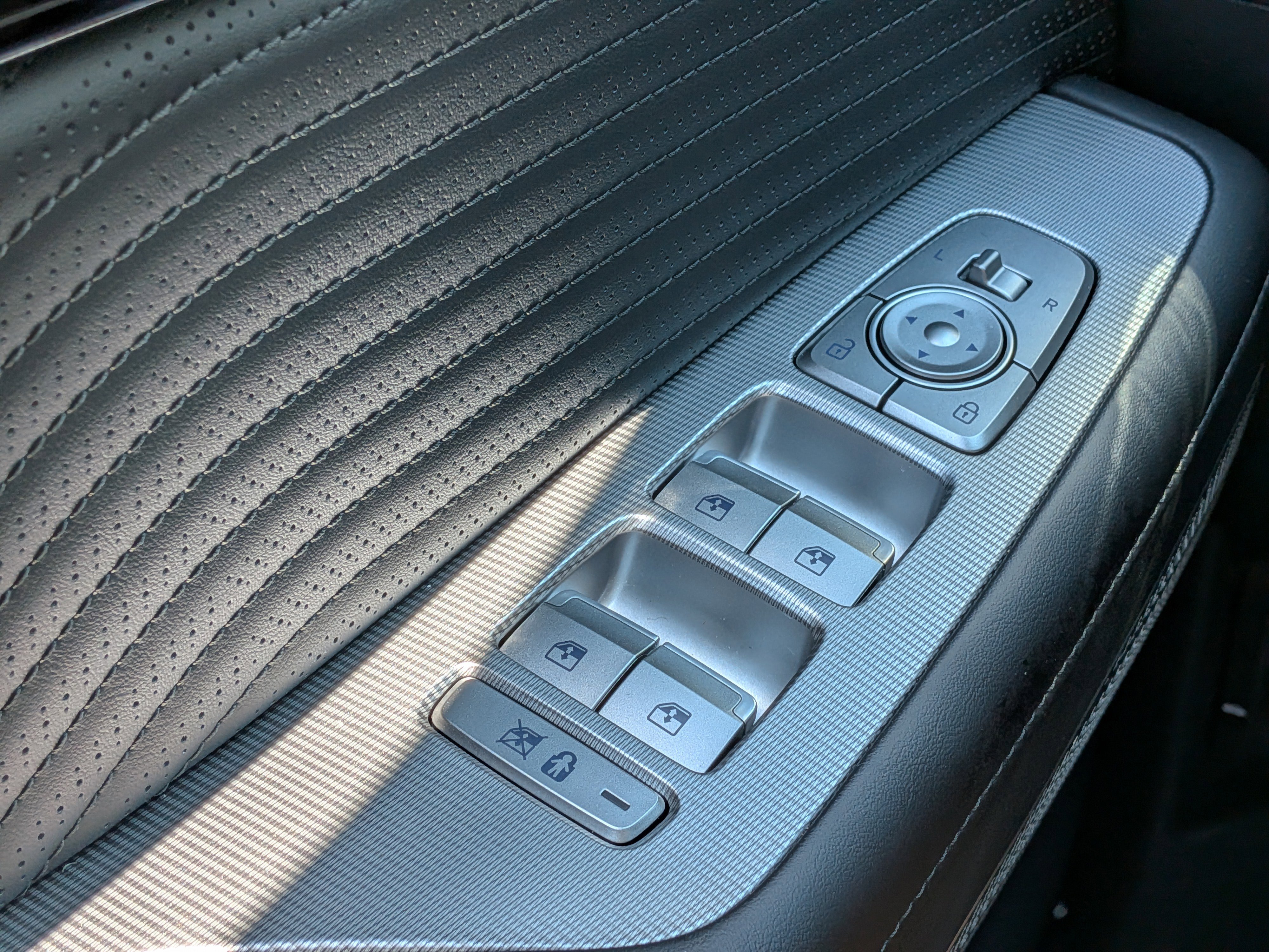 Used 2025 Hyundai Palisade Calligraphy FWD image 26
