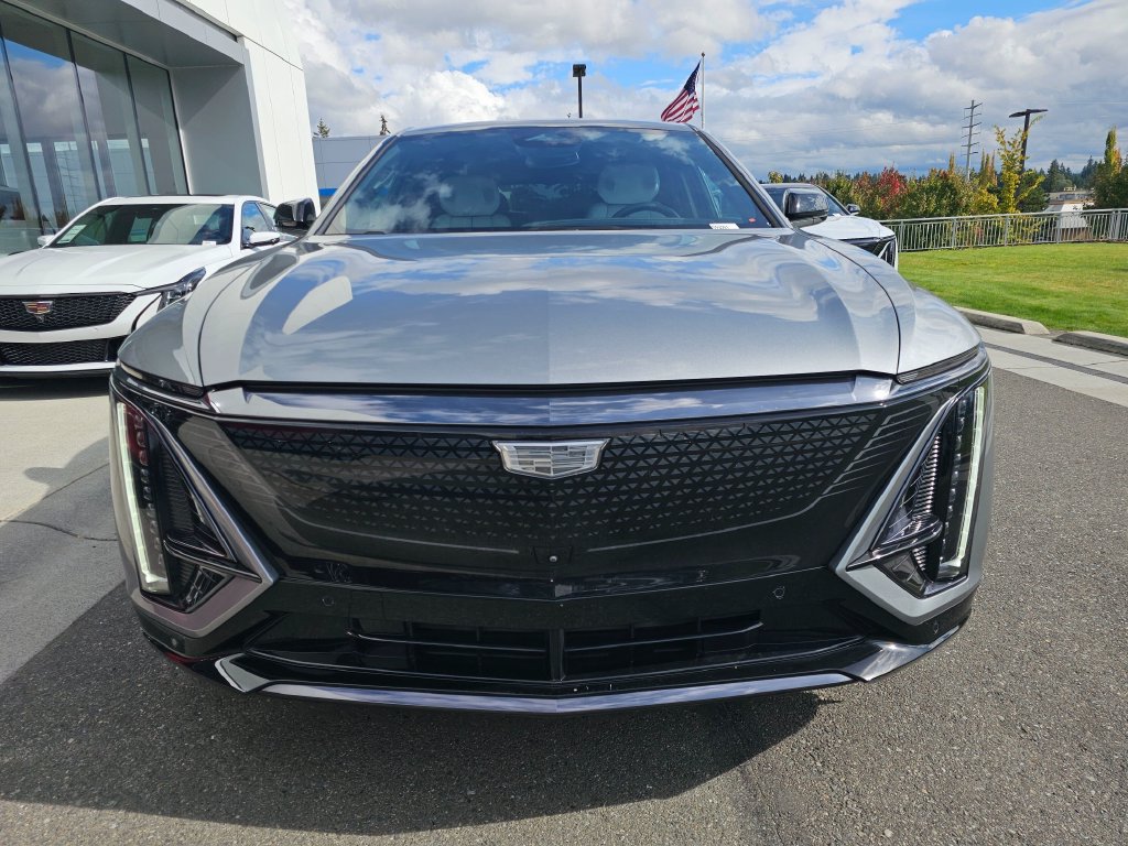 Certified 2024 Cadillac Lyriq Sport AWD/4WD image 2