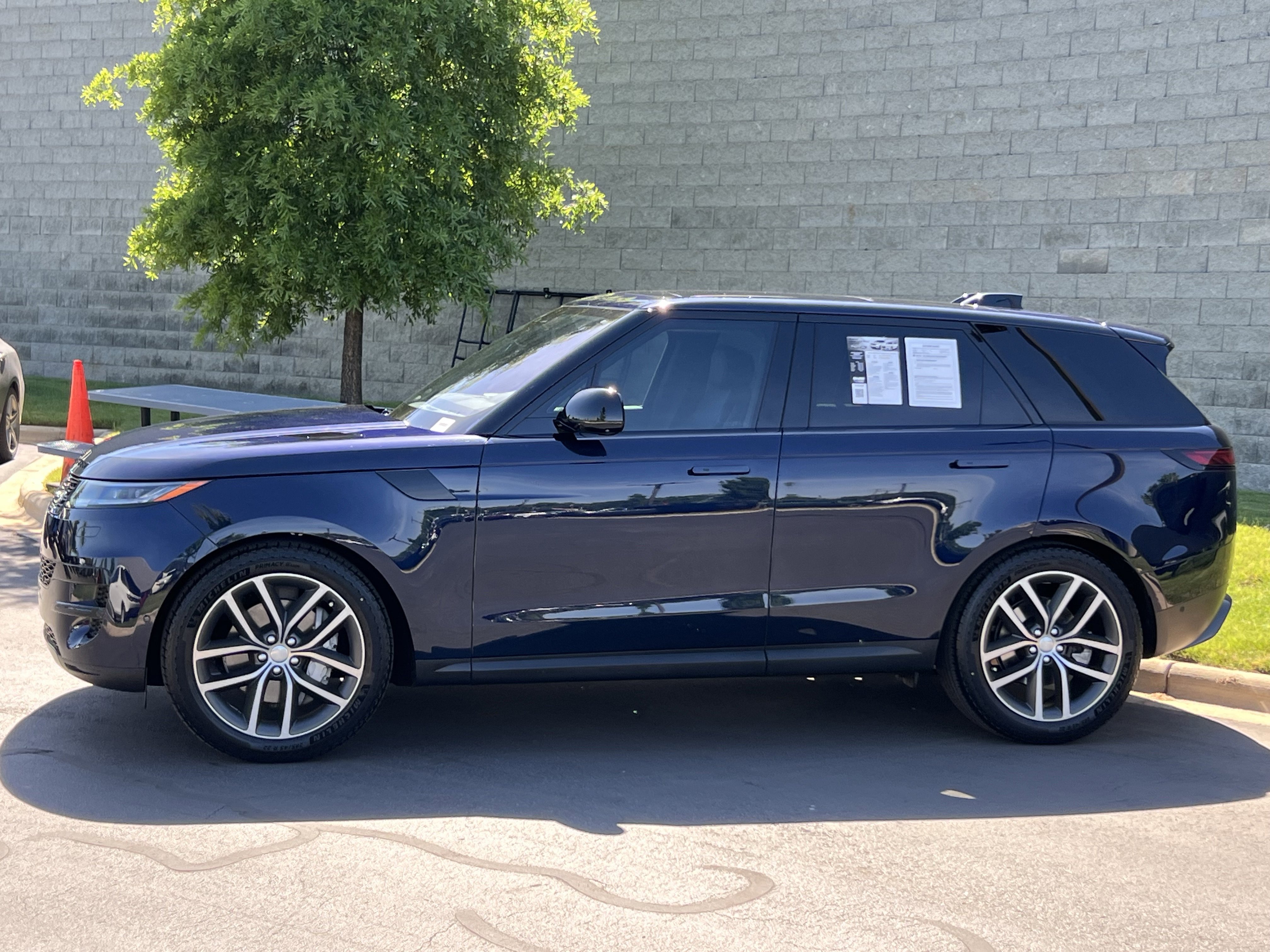 Certified 2023 Land Rover Range Rover Sport SE AWD/4WD image 4