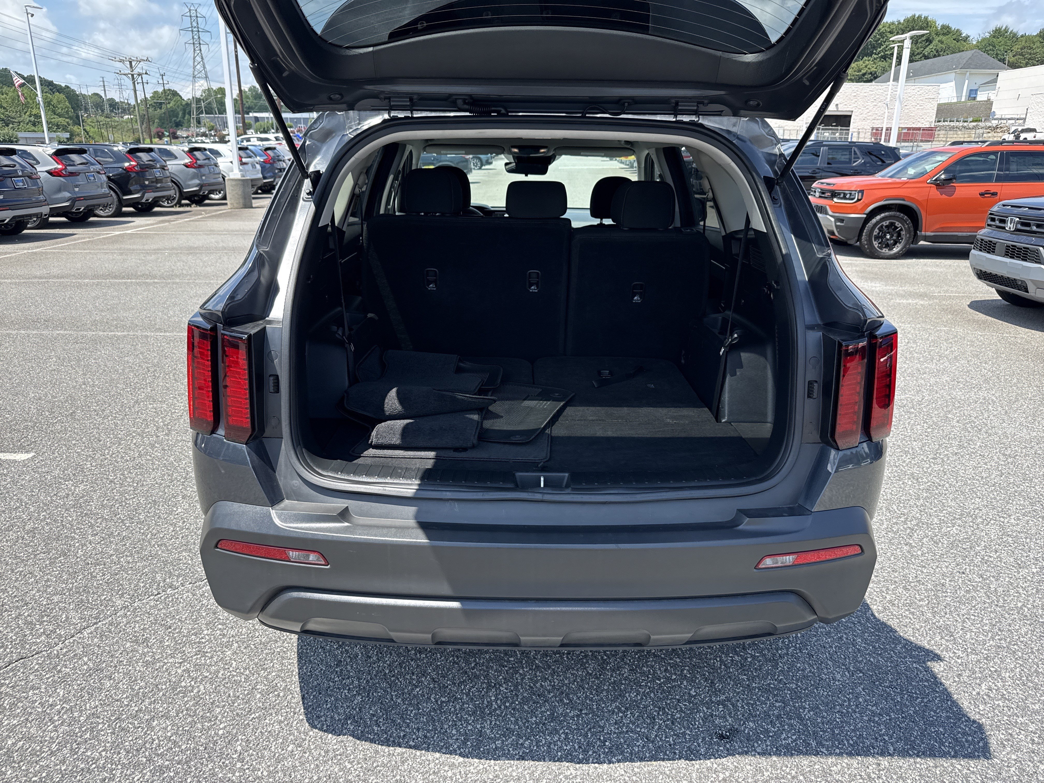 Used 2022 Kia Sorento LX AWD/4WD image 32