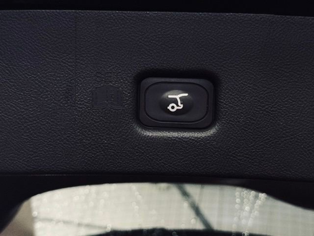 Used 2022 Lincoln Nautilus Reserve w/ Monochromatic Package image 14