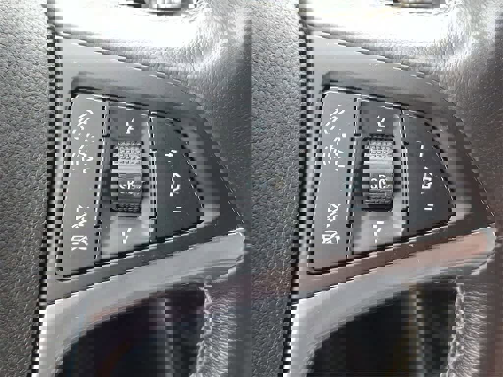 Used 2020 Buick Encore Preferred image 24