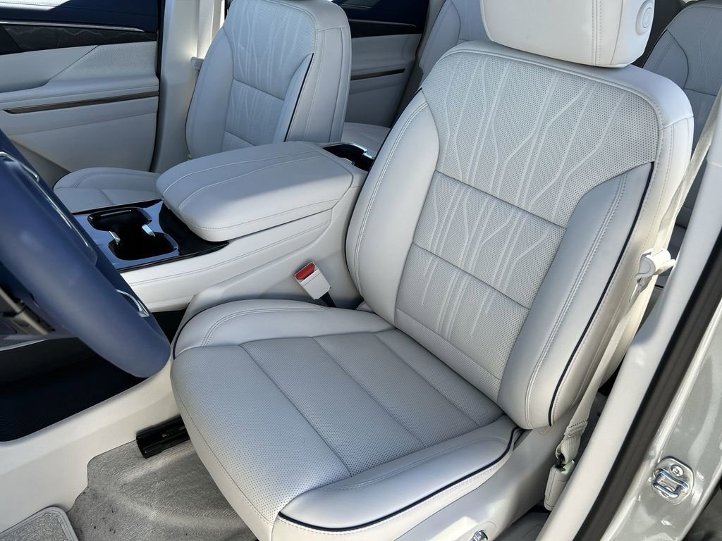 New 2026 Buick Enclave Avenir w/ Super Cruise Package FWD image 20