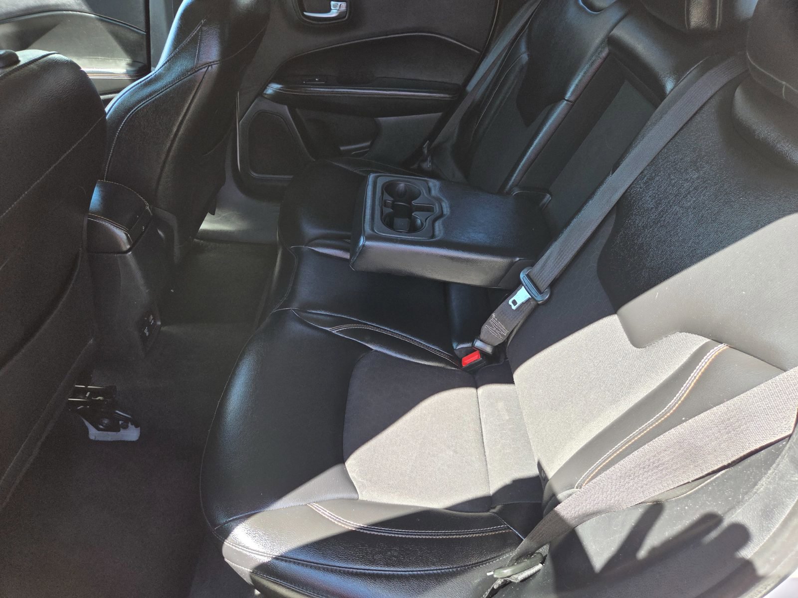 Used 2017 Jeep Compass Latitude w/ Popular Equipment Group image 9