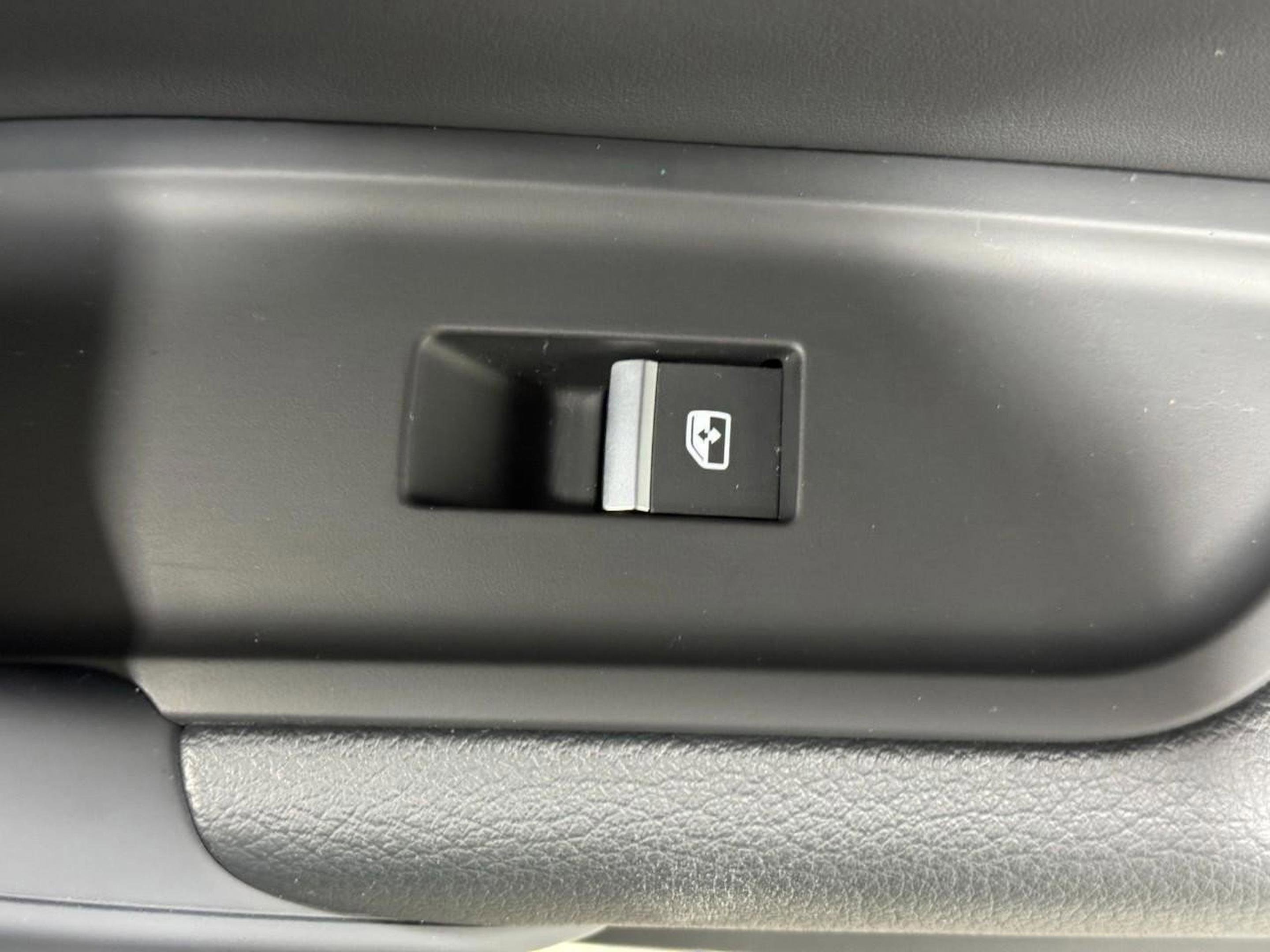 Certified 2025 Audi Q5 2.0T Premium w/ Convenience Plus Package image 34