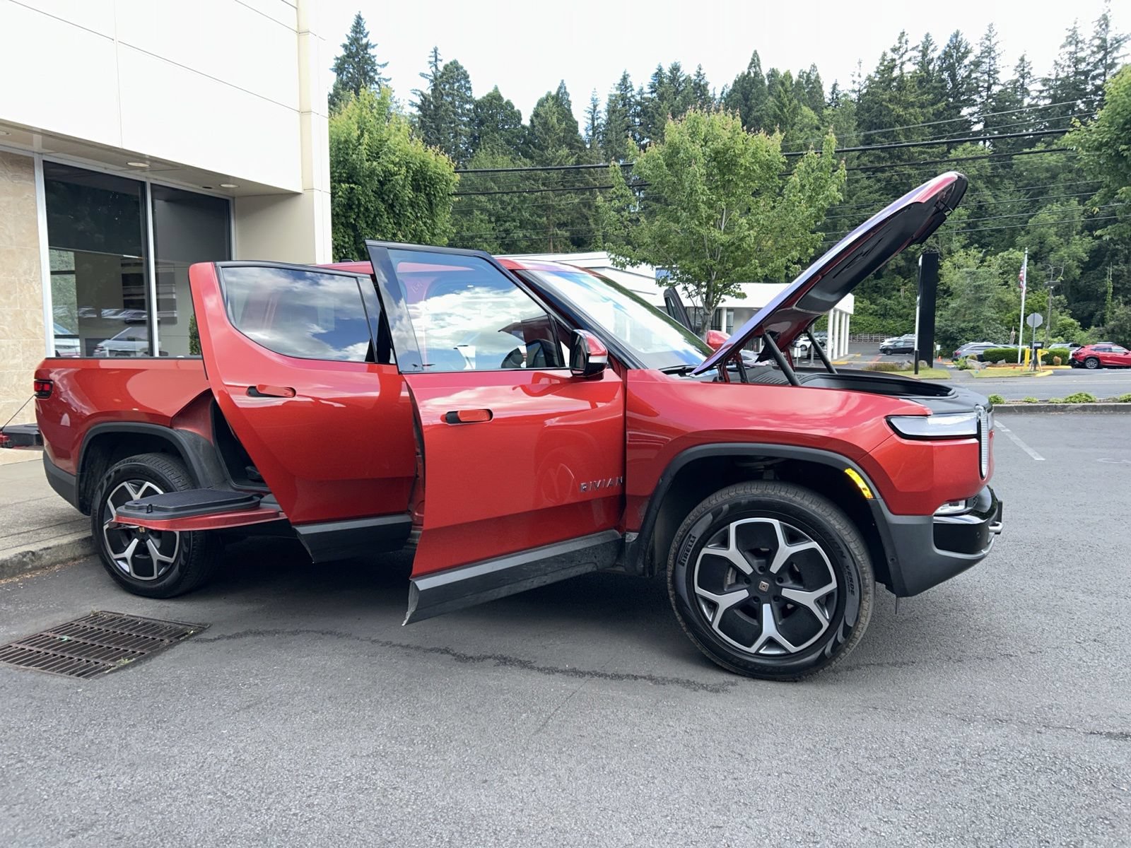 Used 2024 Rivian R1T Adventure AWD/4WD image 41