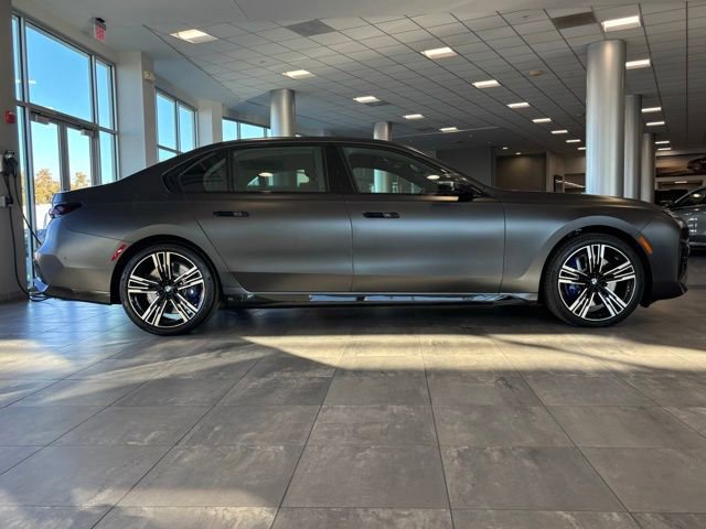 Used 2025 BMW 760i xDrive 760i xDrive w/ Executive Package image 2
