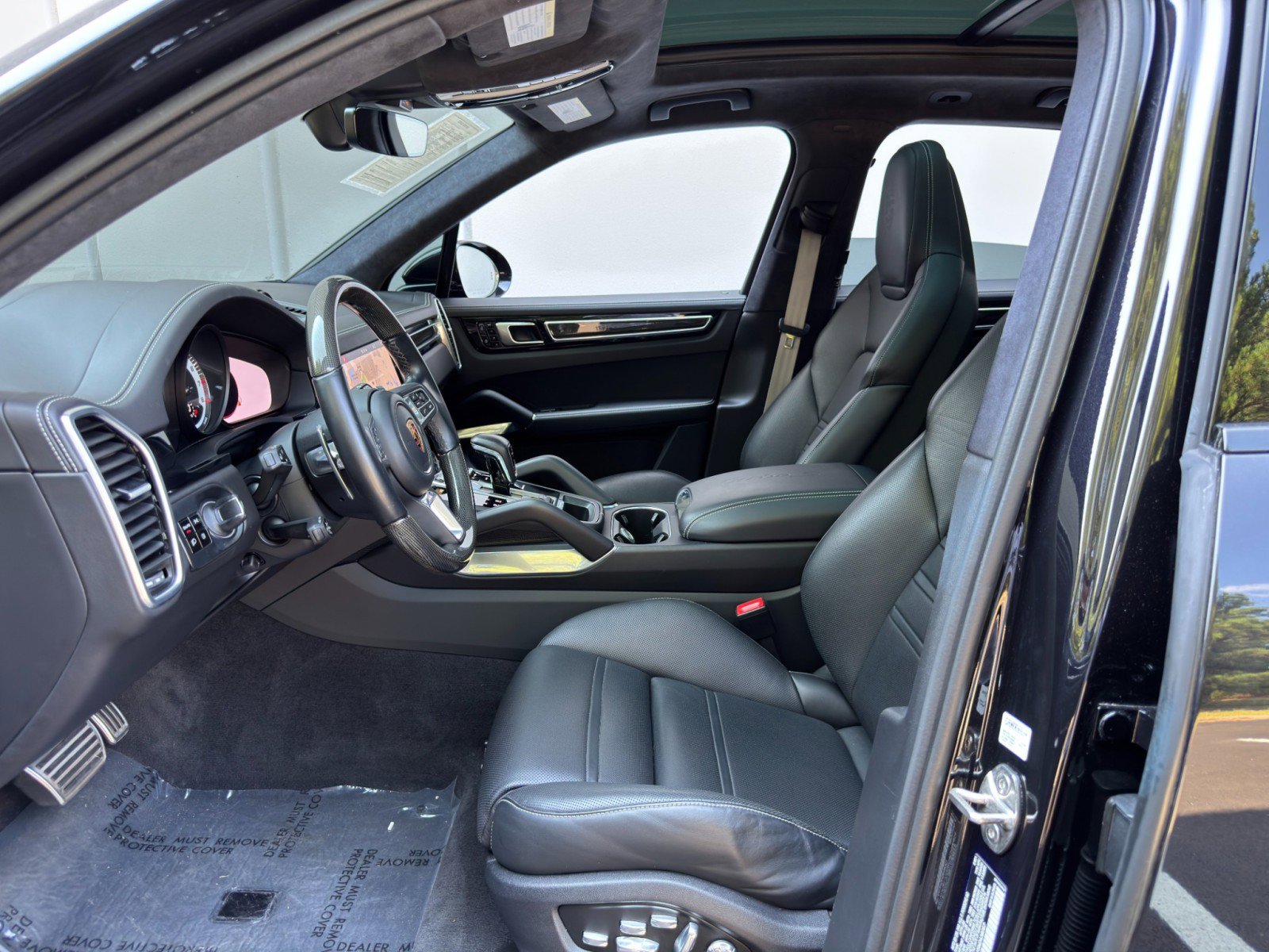 Used 2021 Porsche Cayenne Turbo S image 17