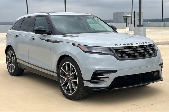 Used 2025 Land Rover Range Rover Velar Dynamic SE AWD/4WD image 2