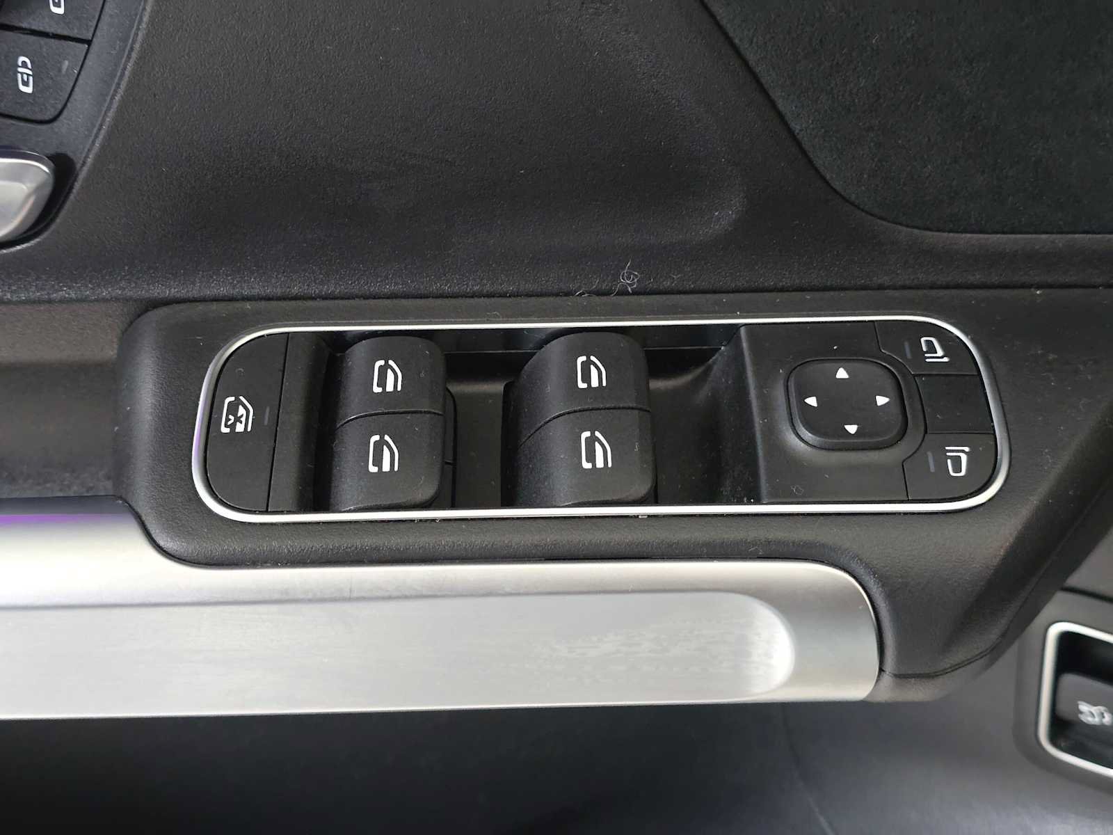 Used 2023 Mercedes-Benz GLB 35 AMG 4MATIC image 23
