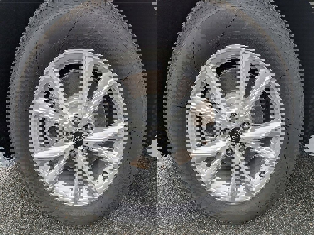 New 2025 Audi Q3 2.0T Premium image 9