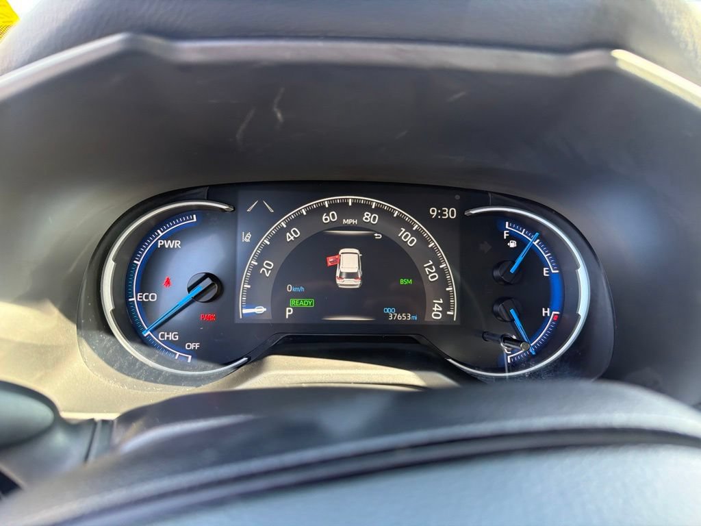 Used 2025 Toyota RAV4 LE AWD/4WD image 21