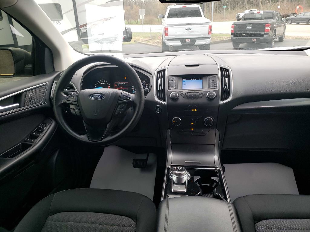 Used 2019 Ford Edge SE image 21
