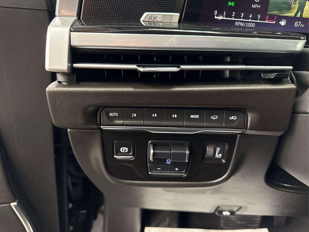 Used 2025 Cadillac Escalade Sport w/ Touring Package image 36