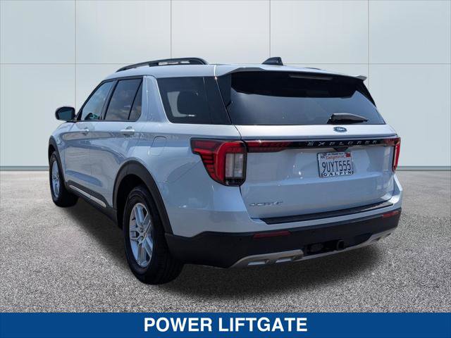 Certified 2025 Ford Explorer Active w/ Active Comfort Package RWD image 3