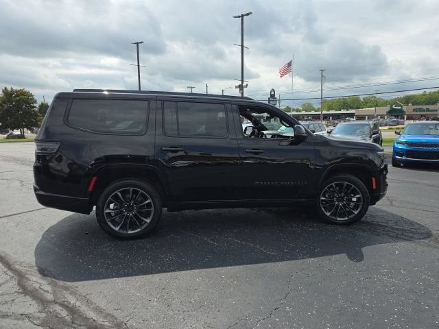 Used 2025 Jeep Grand Wagoneer Series III w/ Rear Seat Video Group 1 AWD/4WD image 8