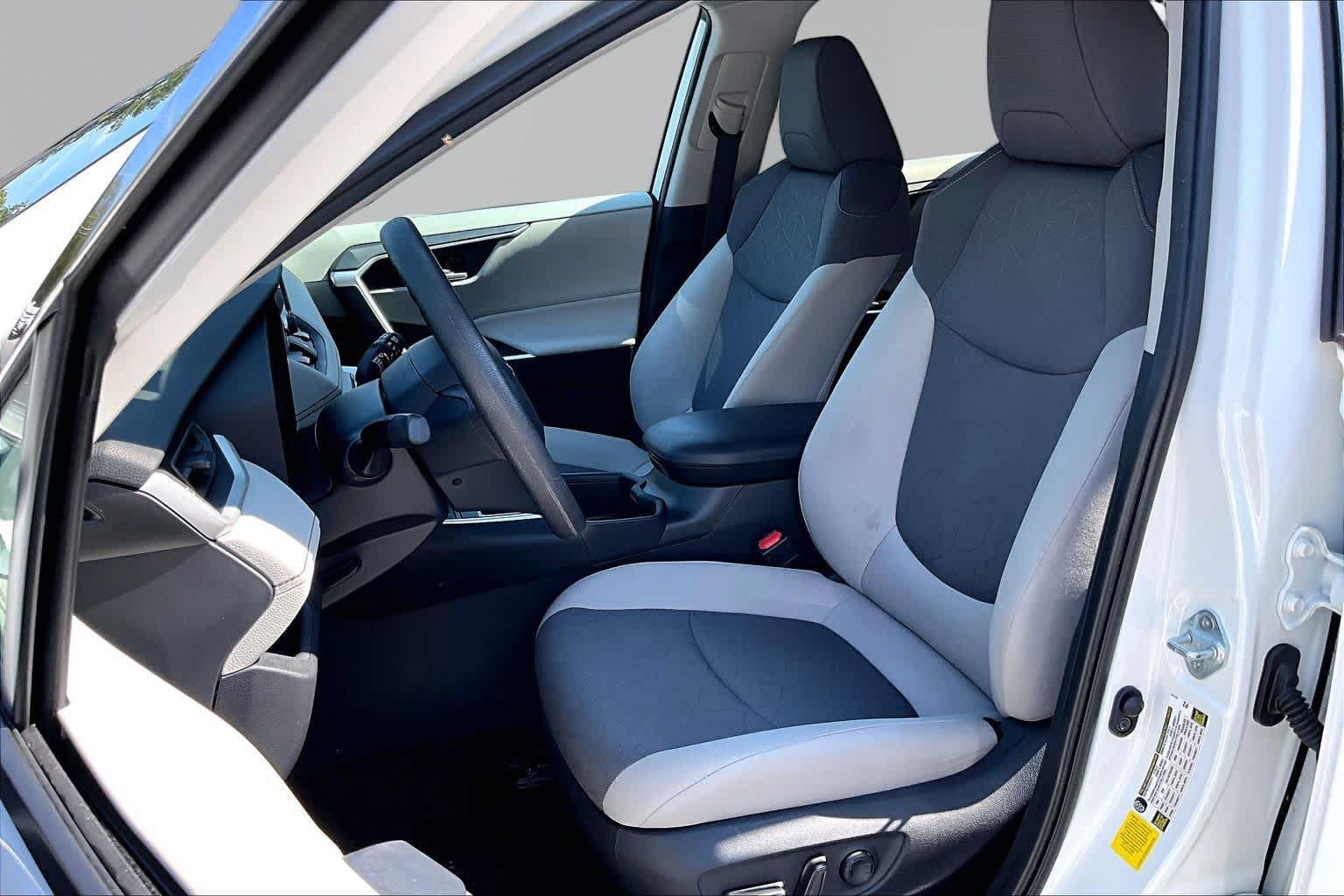 Certified 2024 Toyota RAV4 XLE FWD image 8