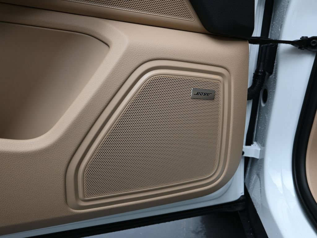 Certified 2026 Porsche Macan AWD/4WD image 13