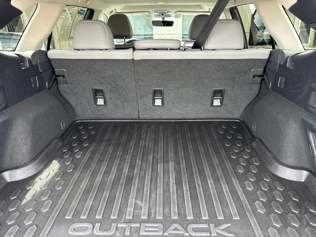 Used 2020 Subaru Outback Limited AWD/4WD image 11