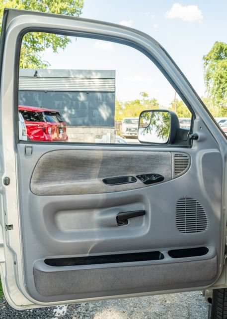 Used 1997 Dodge Ram 3500 Truck 4x4 Club Cab image 17