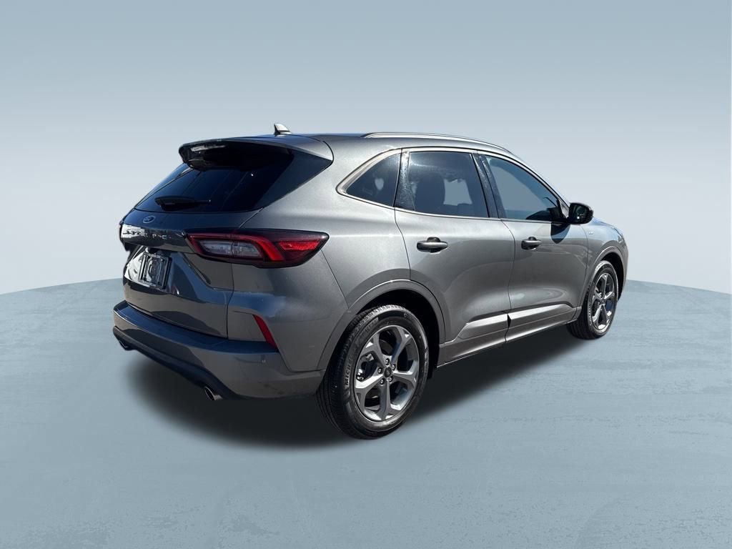 Used 2024 Ford Escape ST-Line w/ Cold Weather Package image 8