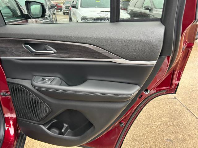 New 2025 Jeep Grand Cherokee Limited w/ Trailer Tow Package image 20