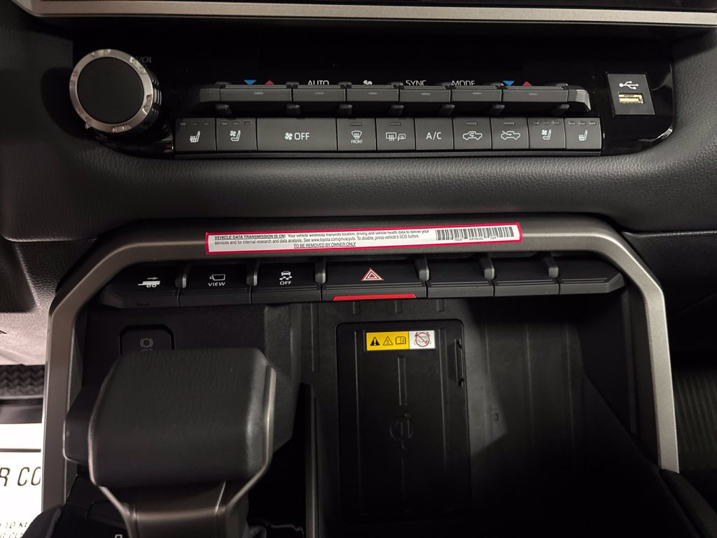 Used 2024 Toyota Tundra Limited AWD/4WD image 24