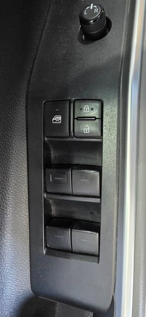 Used 2022 Toyota Highlander XLE image 13