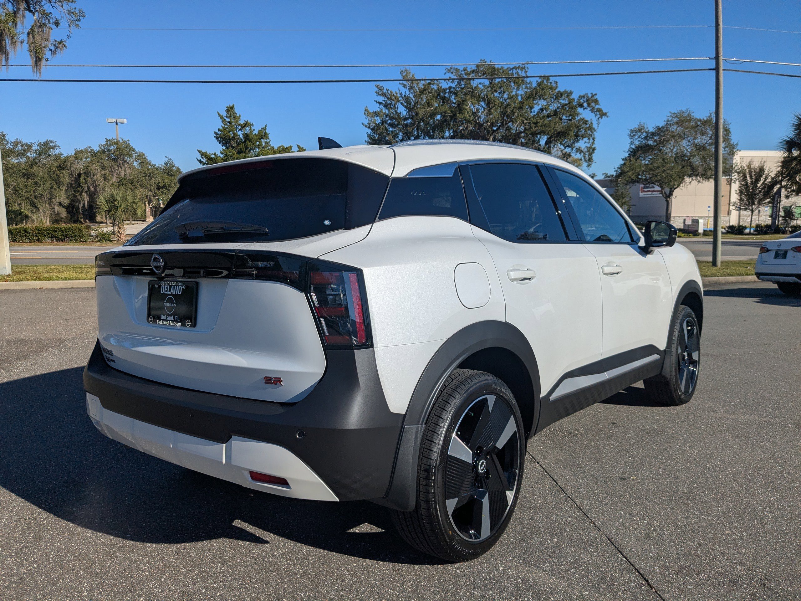 New 2026 Nissan Kicks SR FWD image 4