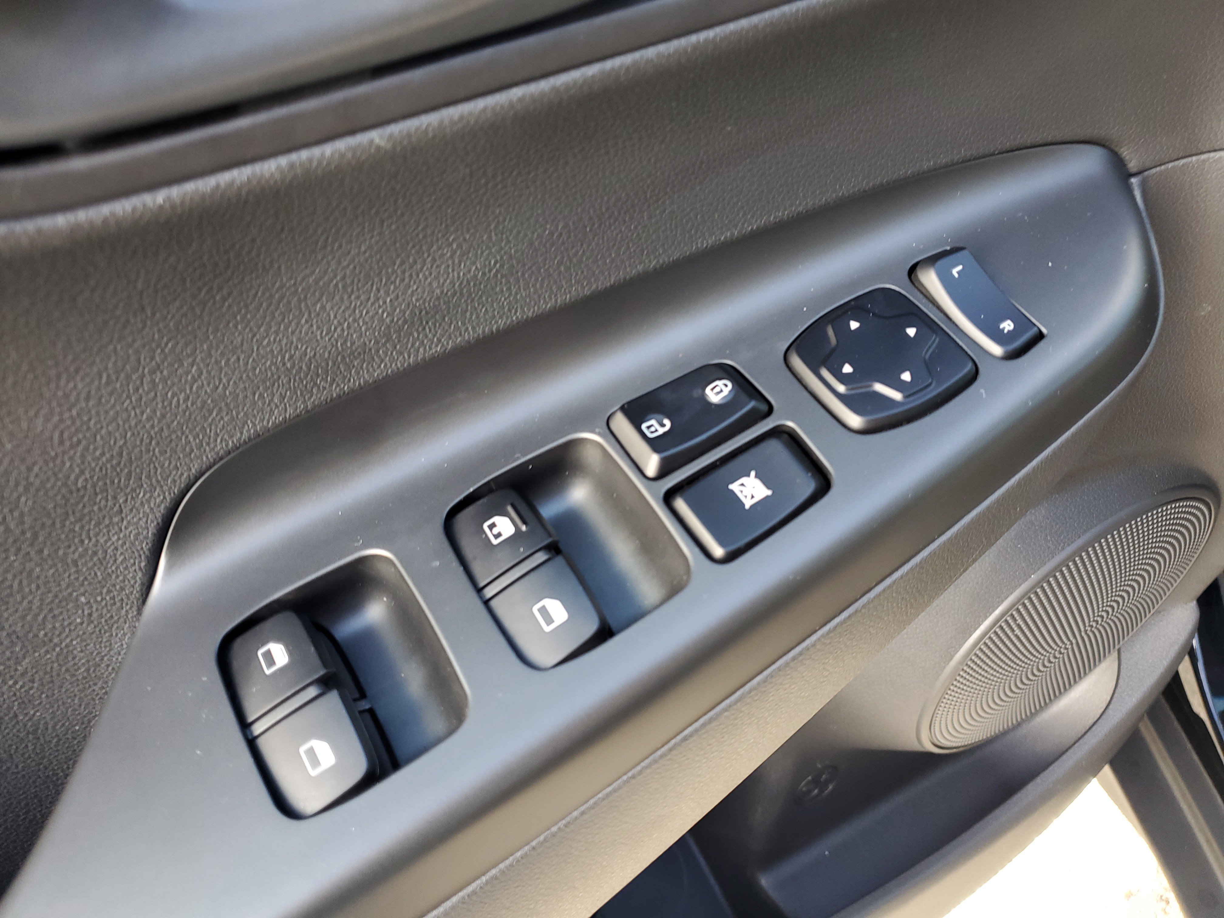 Used 2023 Hyundai Kona SE w/ Cargo Package image 28