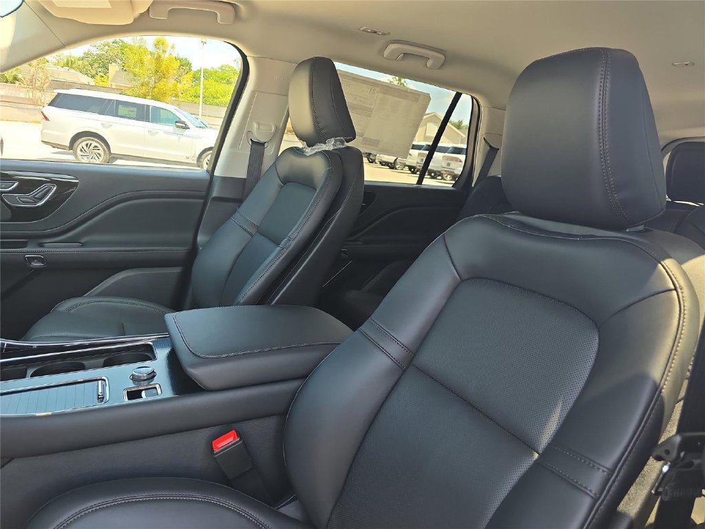 New 2026 Lincoln Aviator 2WD image 14