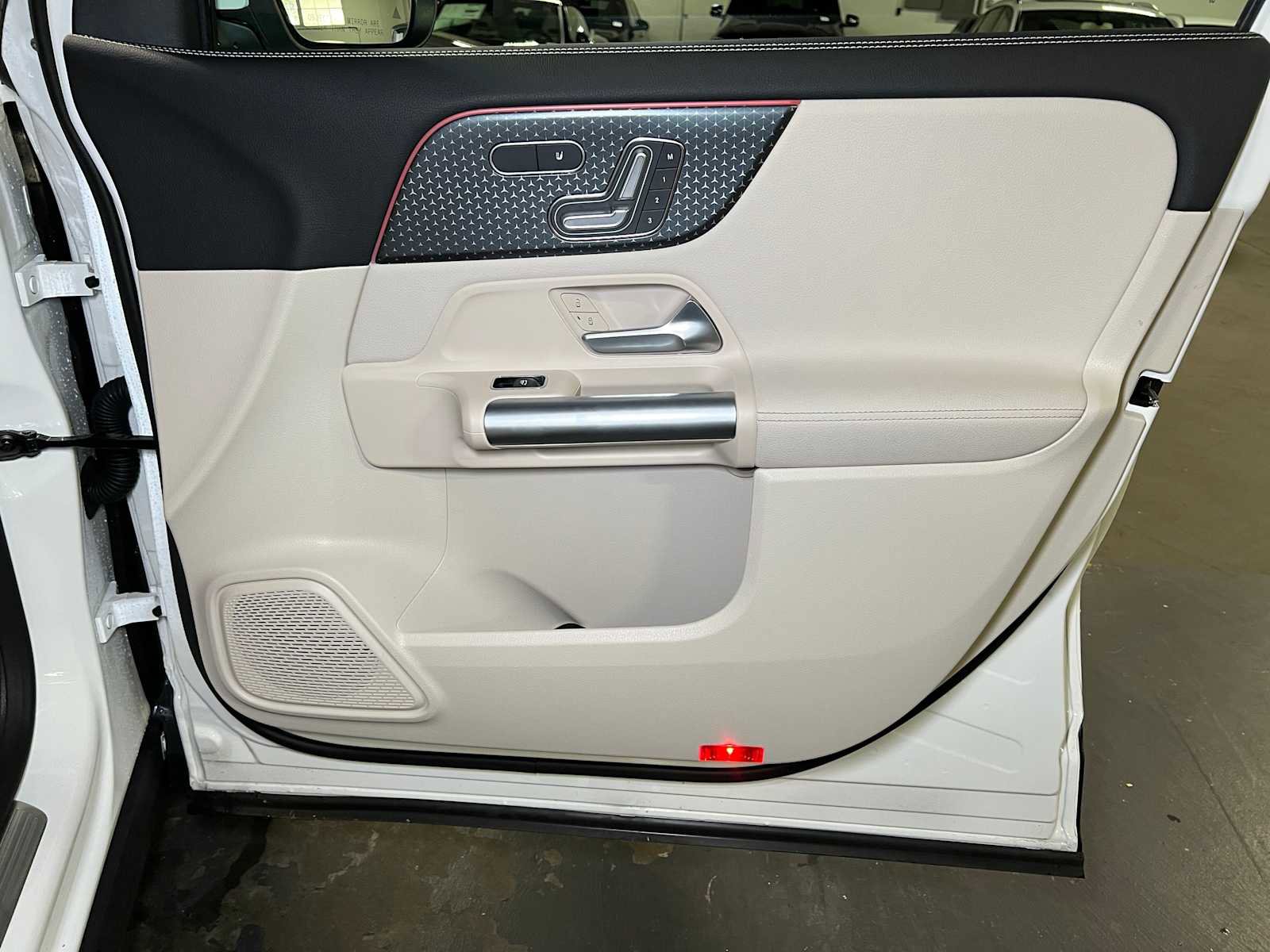 Certified 2025 Mercedes-Benz GLA 250 4MATIC image 11