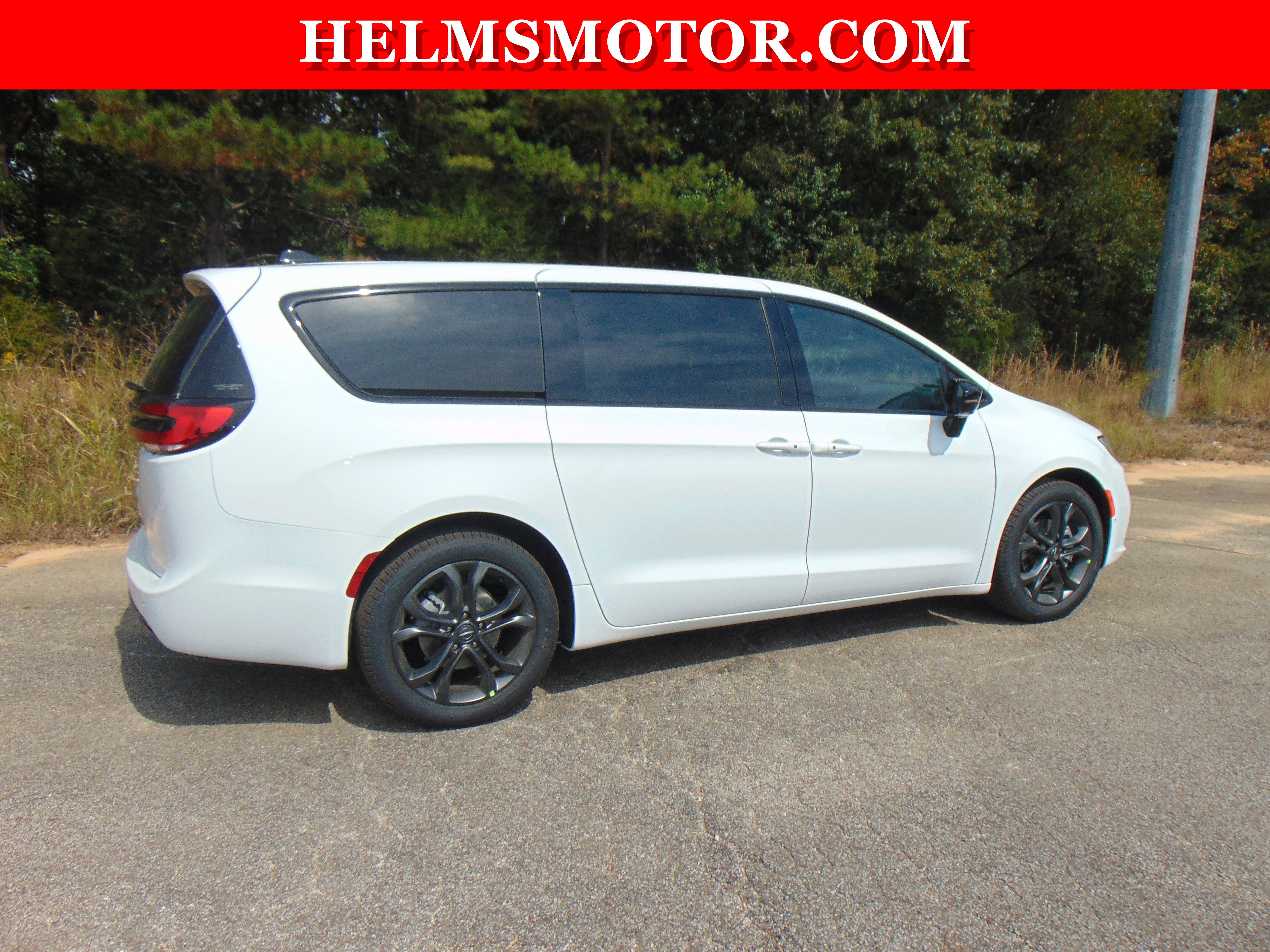 New 2026 Chrysler Pacifica Select image 14