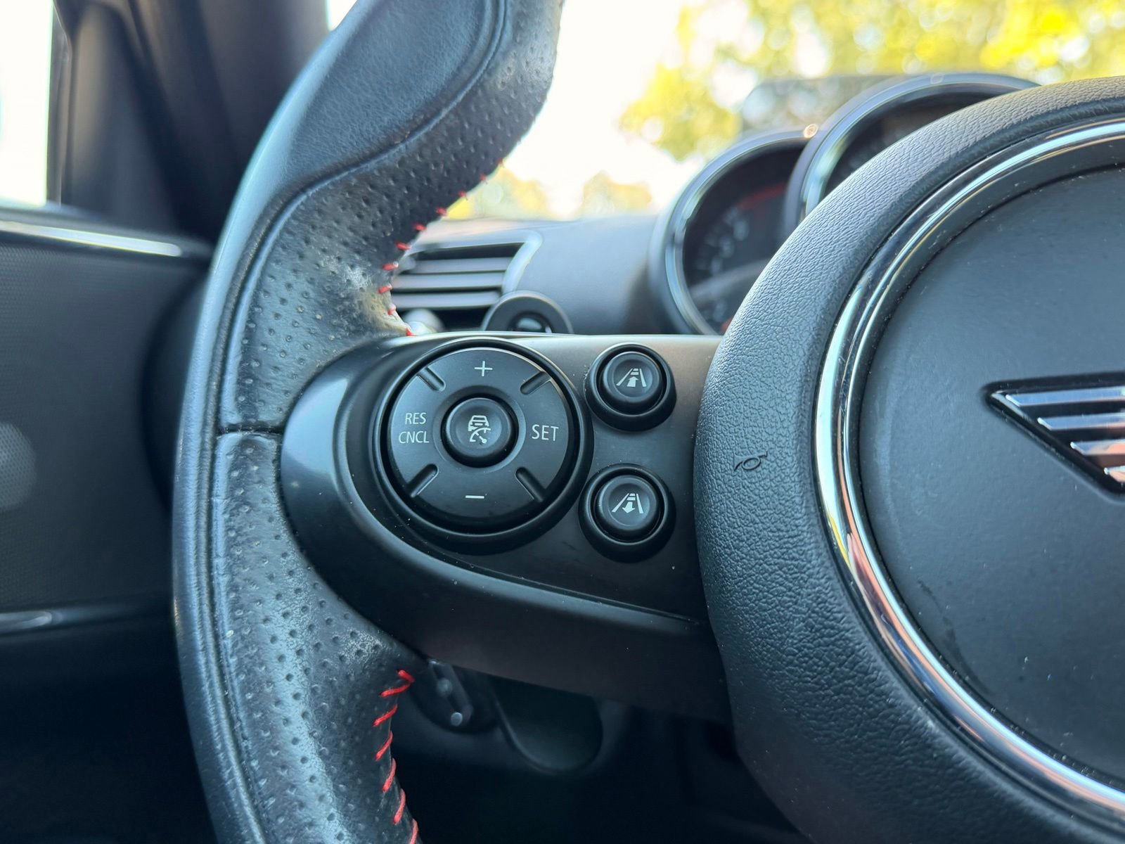 Used 2020 MINI Cooper Clubman S w/ Driver Assistance Package FWD image 23