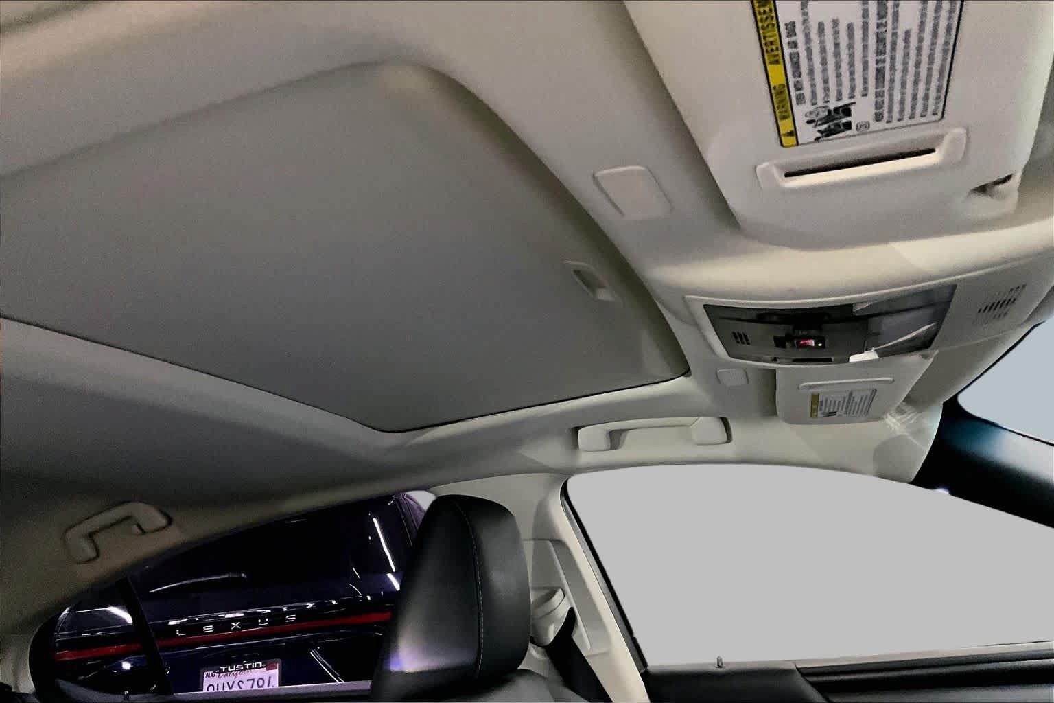 Used 2025 Lexus ES 300h w/ Premium Package FWD image 14