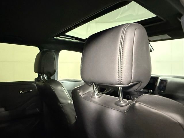 Used 2022 Nissan Frontier PRO-4X w/ Pro-4X Premium Package image 29