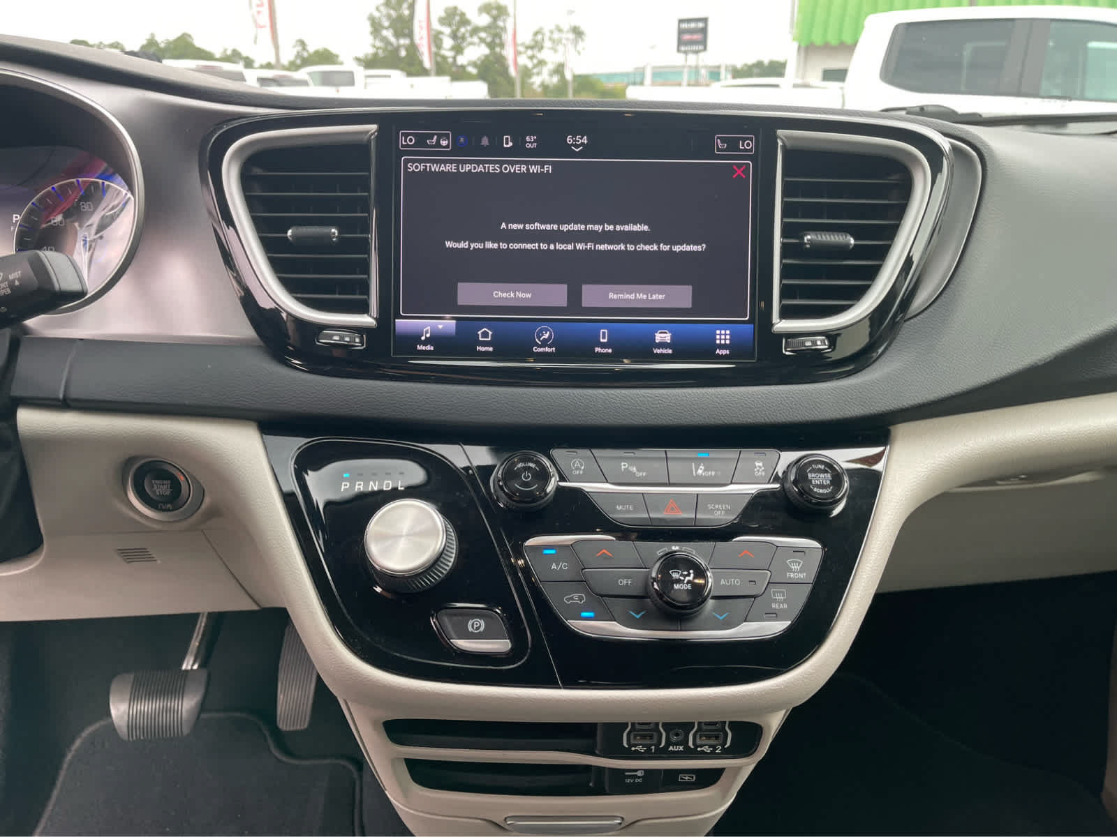 Used 2022 Chrysler Pacifica Touring-L FWD image 16