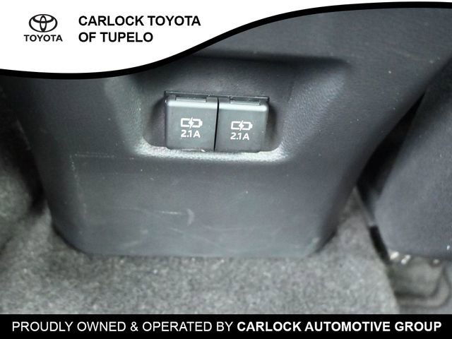 Used 2021 Toyota RAV4 XLE w/ Convenience Package FWD image 30